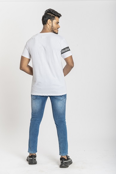T-shirt printed white